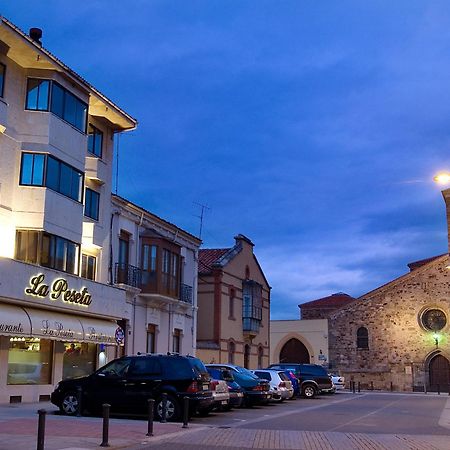 Hotel Restaurante La Peseta アストルガ エクステリア 写真
