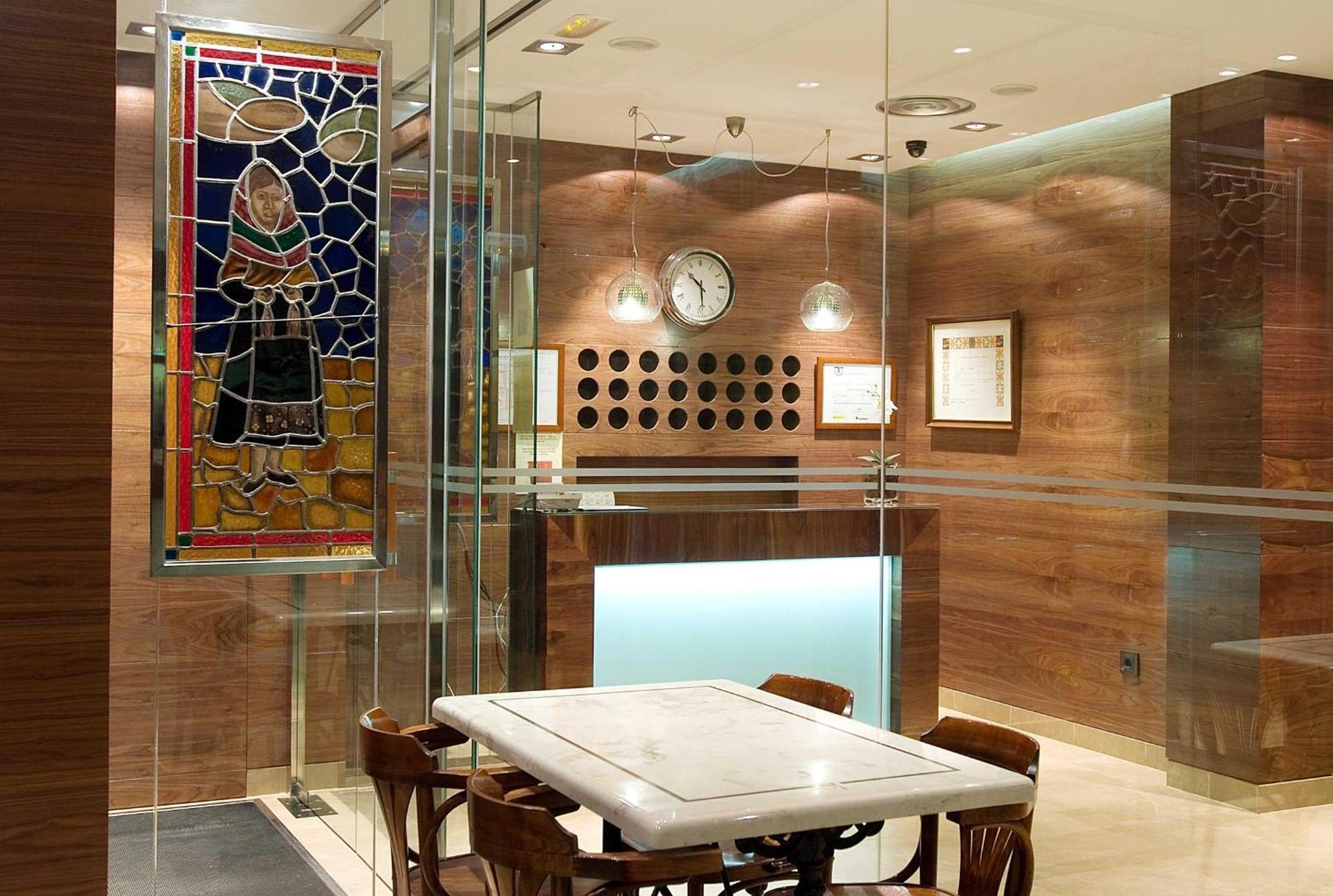 Hotel Restaurante La Peseta アストルガ エクステリア 写真