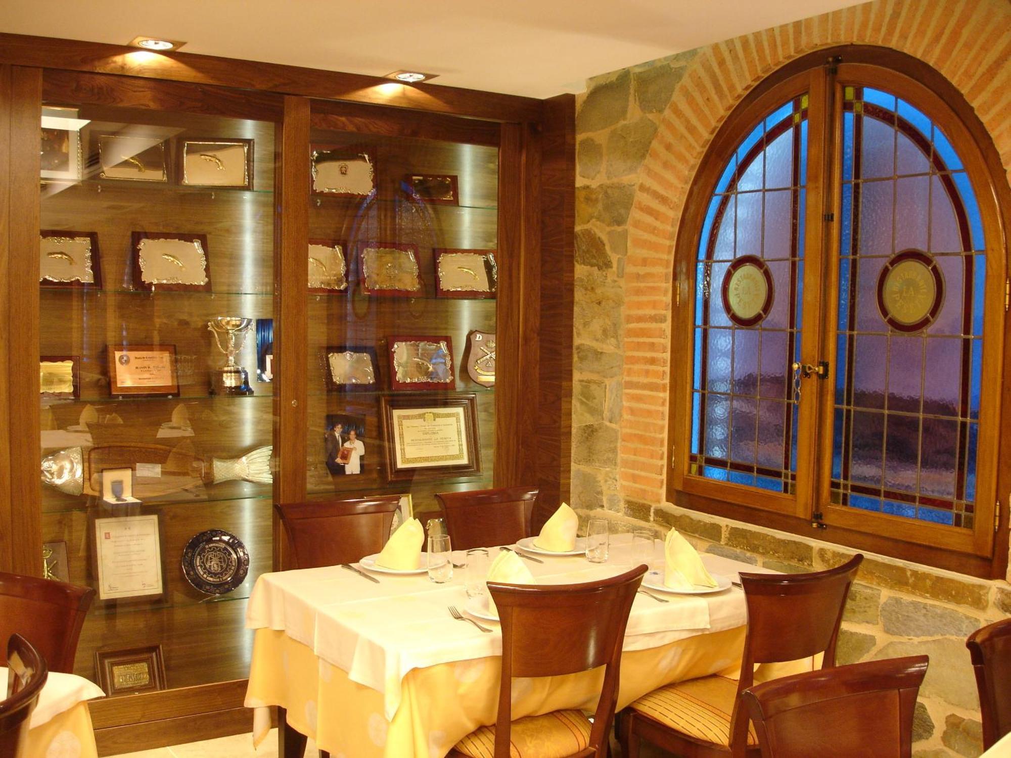 Hotel Restaurante La Peseta アストルガ エクステリア 写真