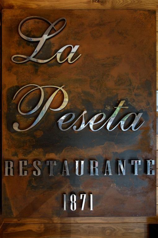 Hotel Restaurante La Peseta アストルガ エクステリア 写真